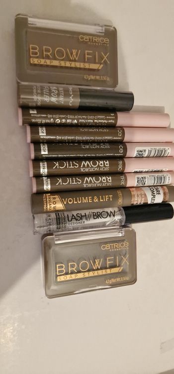 Brow Set (Neu und originalverpackt) in Waltenschwil für CHF 15 – mit ...