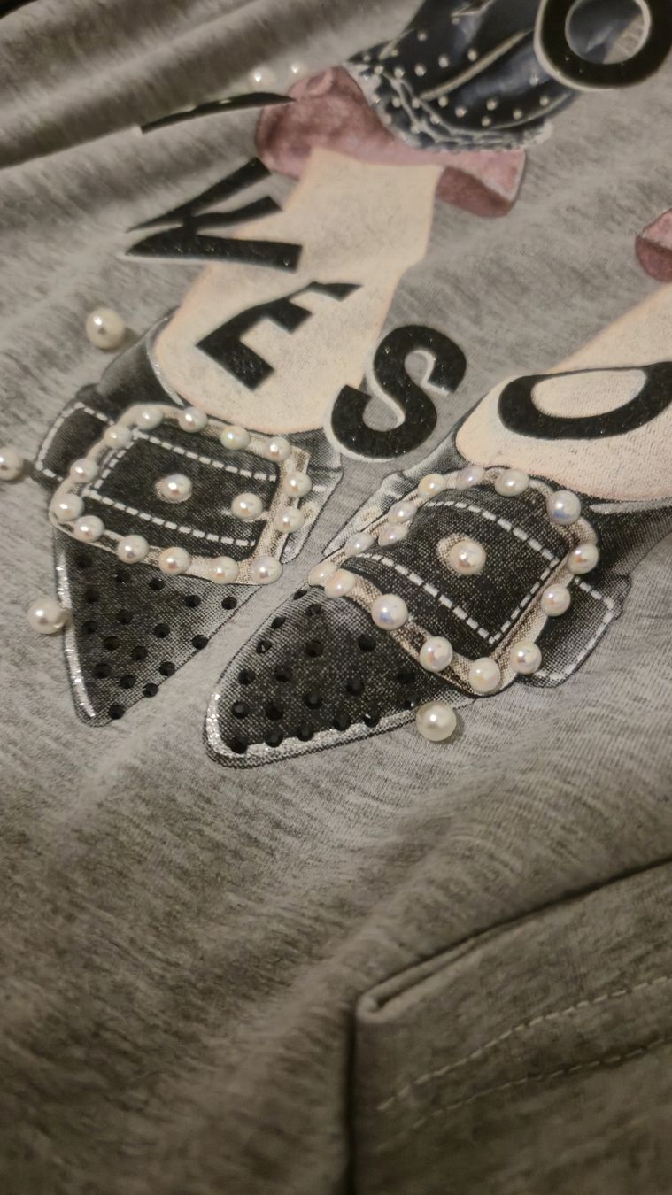 Lotti & Set di vestiti: Ensemble pull gris et legging bleu avec perles neuf – Nuovo e nell'imballaggio originale da Le Locle venduto da Arya4 4