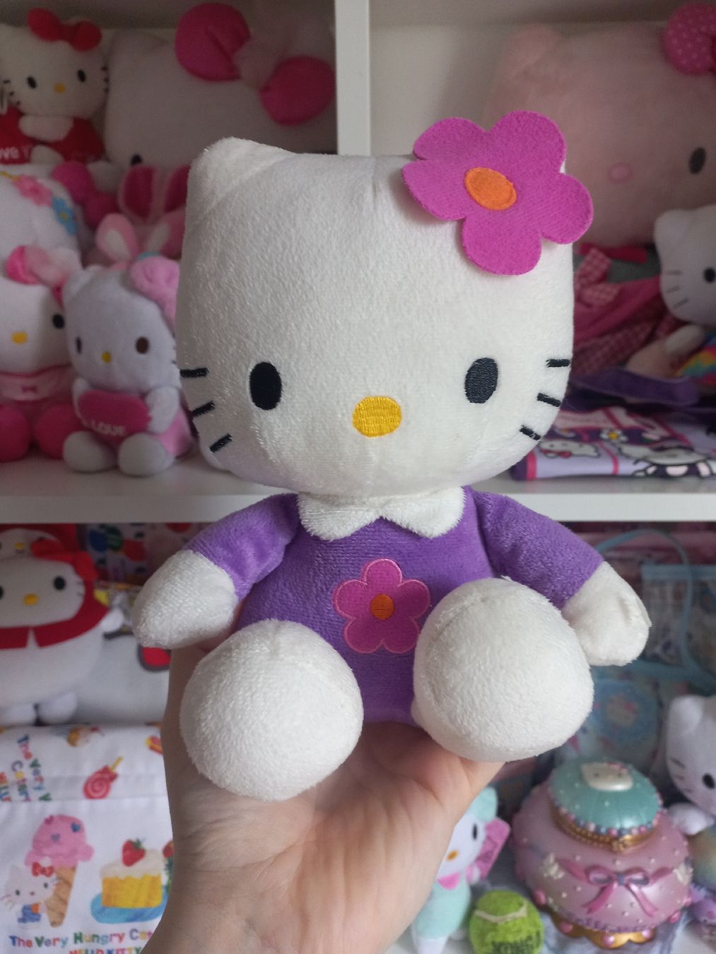 Hello Kitty Jouets: Hello Kitty Plüschtier - Sanrio – D'occasion à Wangen b. Olten par SecondStory4u