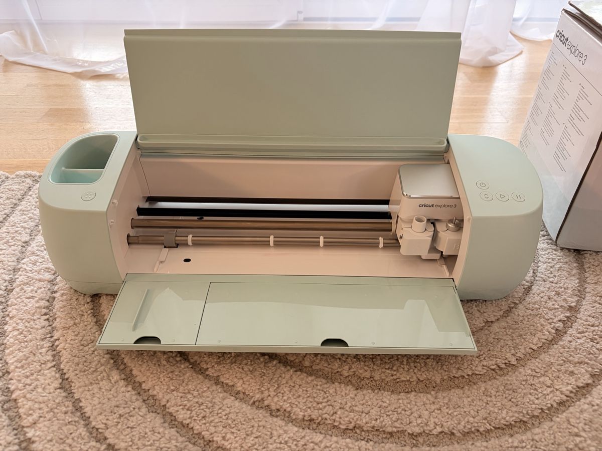 Cricut Kit bricolage: Cricut Explore 3 mit Zubehör, fast neu – Nuovo (secondo la descrizione) da Tagelswangen venduto da Wiedmi11 1