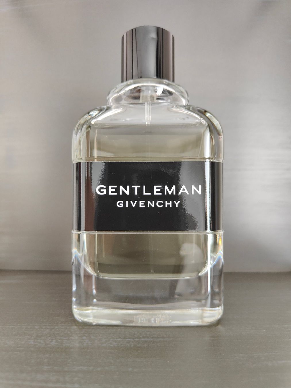 Givenchy Profumi & Eau de Toilette: Givenchy - Gentleman Eau de Toilette 5ml – Nuovo e nell'imballaggio originale da Root venduto da AtschyFragrance