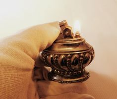 Vintage Tischfeuerzeug "Crown" Design – Metall Verchromt