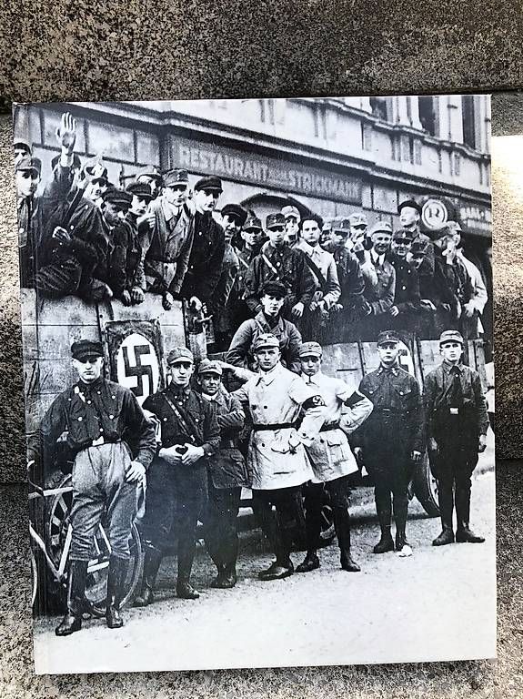 Libri: 25 Bände über 2 Weltkrieg  – Usato da Subingen venduto da baggertoy 1