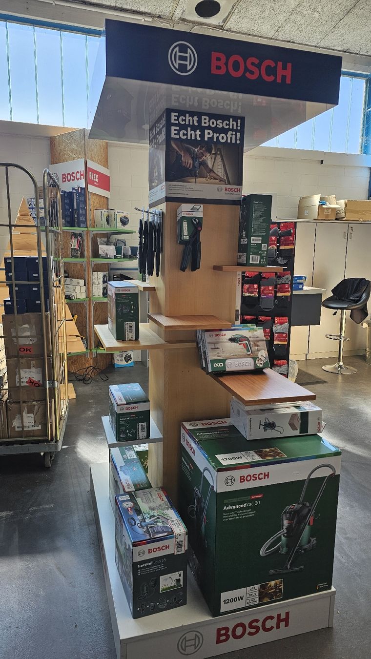 Scaffali: BOSCH Ausstellungsregal ab CHF 1.00 – Usato da Koppigen venduto da Bracher_Mail-House 3