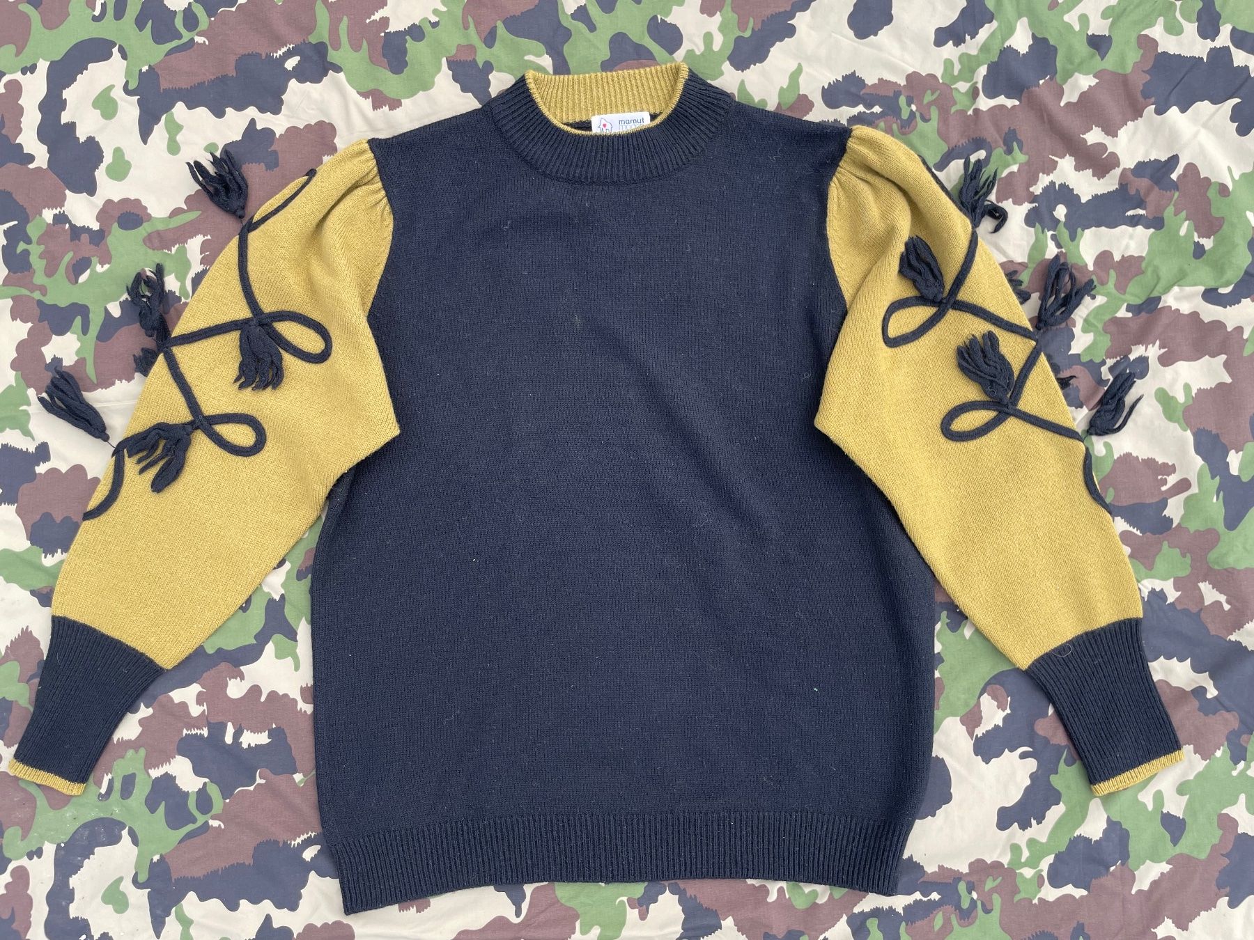 Maglioni & Felpe: Vintage 90s Sweater Wool Sz L – Usato da Zürich venduto da le_souk
