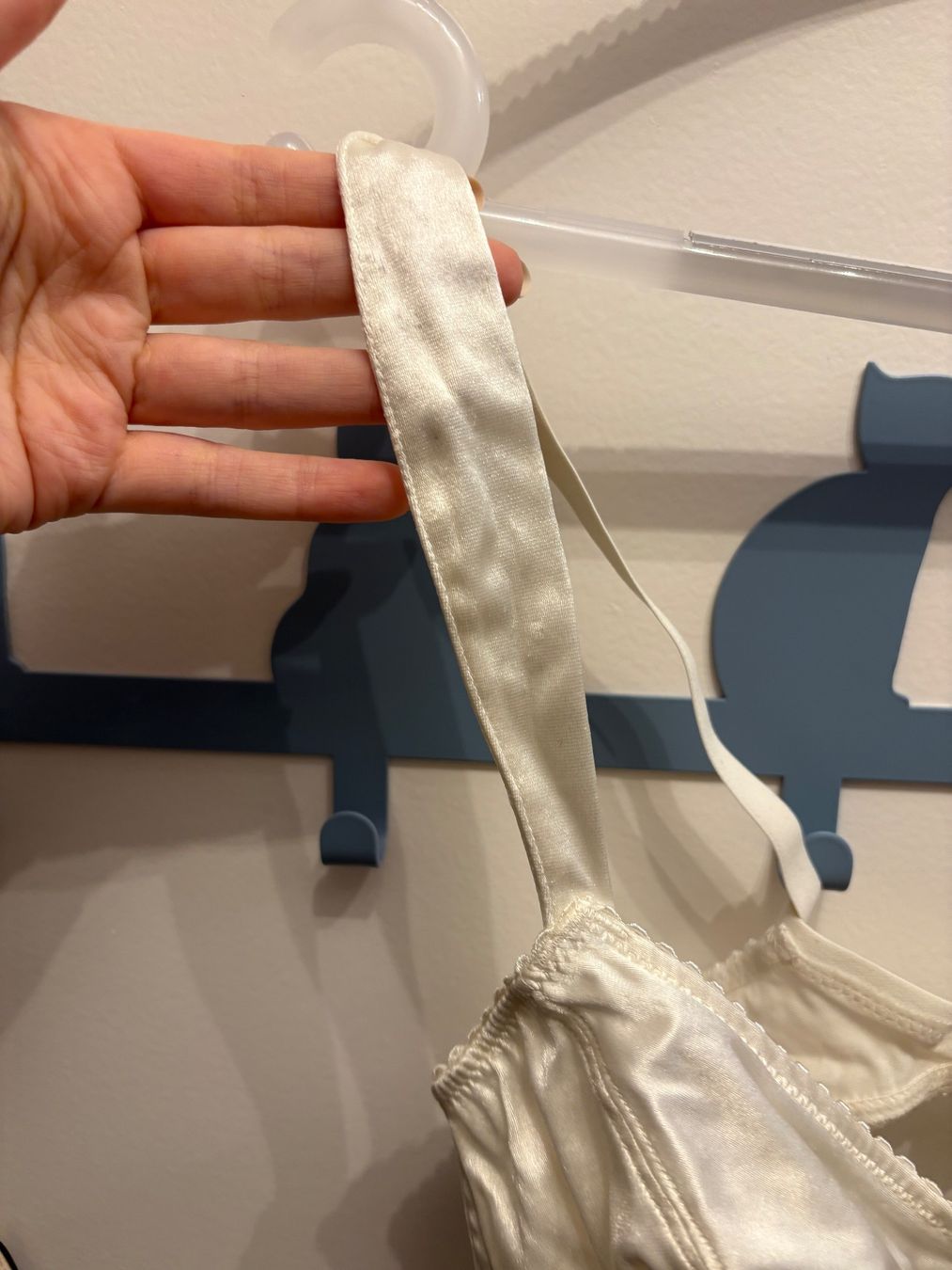 Autres dessous: Soutien-gorge ivoire – D'occasion à Lausanne par milou201619 2
