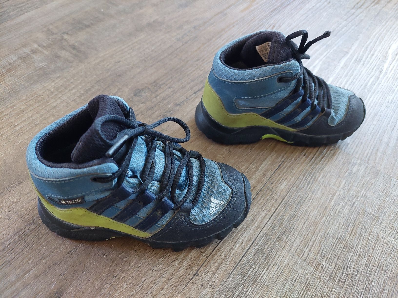 Adidas Scarpe per ragazzi: Wanderschuh Adidas Terrex Gore-Tex Grösse 23 – Usato da Aeschi b. Spiez venduto da Corin1234 2