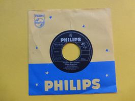 The Walker Brothers – The Sun Ain't Gonna Shine Any More