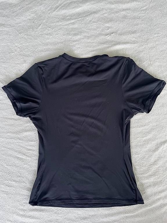 Skims T-shirts: SKIMS T-Shirt – D'occasion à Wettingen par ObradovicJelena 2