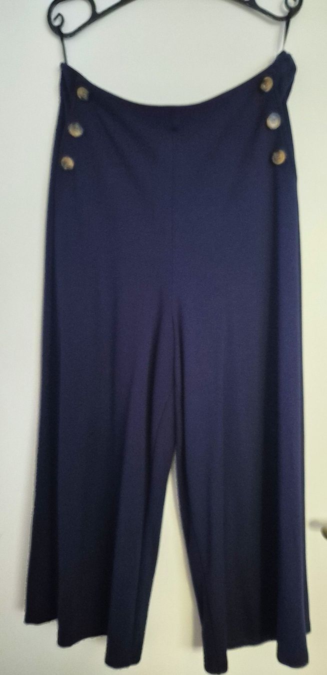 King Louie Hosen: King Louie Culotte Grösse L – Neu (gemäss Beschreibung) aus Männedorf von kakischusser
