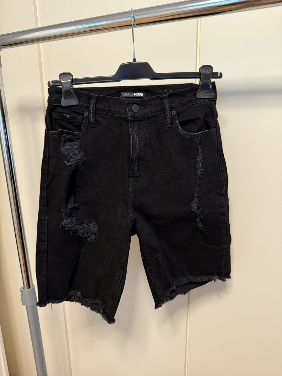 Jeans: Schwarze Jeans Shorts, Grösse 38 – Usato da Thun venduto da tat_zb9b 2