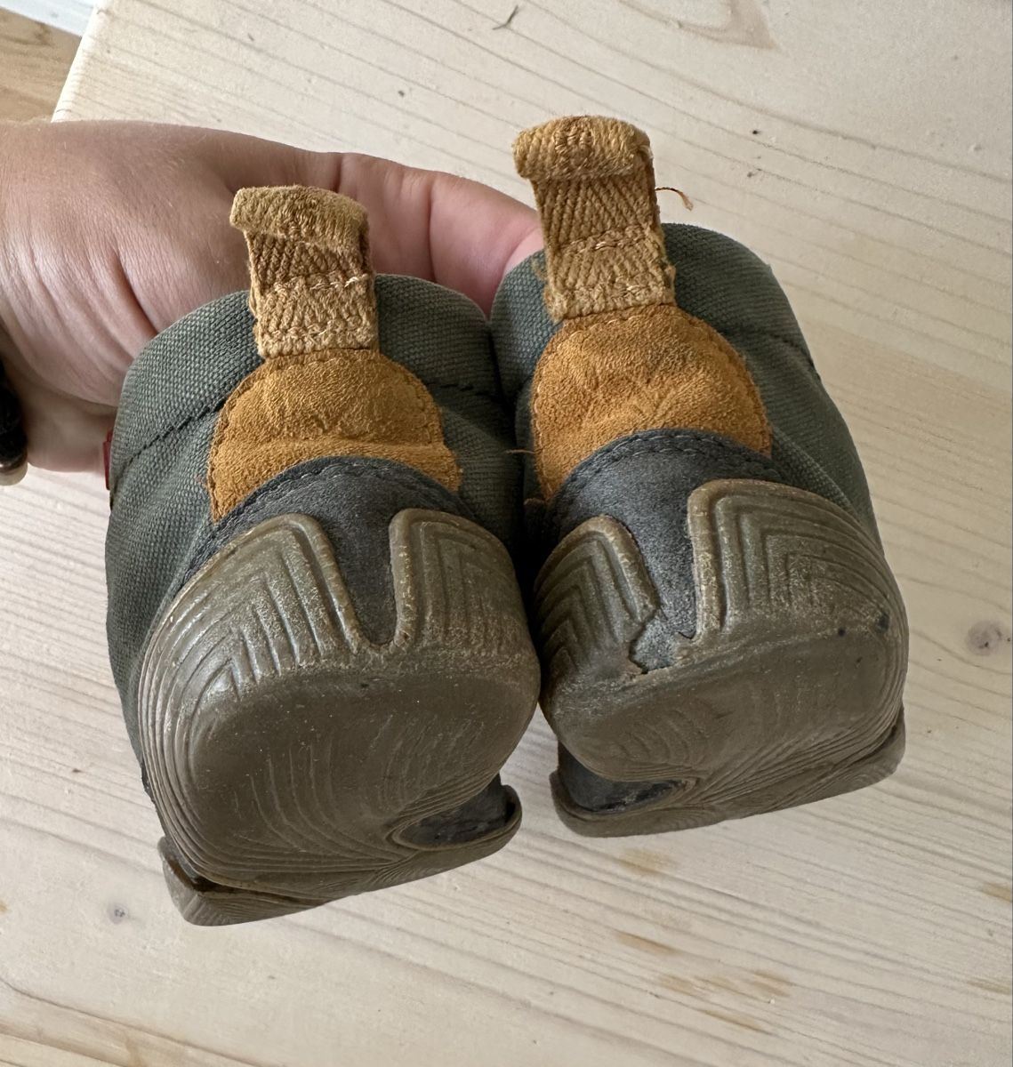 Wildling Schuhe für Jungen: Wildlinge Barfussschuhe gr. 23  – Gebraucht aus Winterthur von and_v8z7 2
