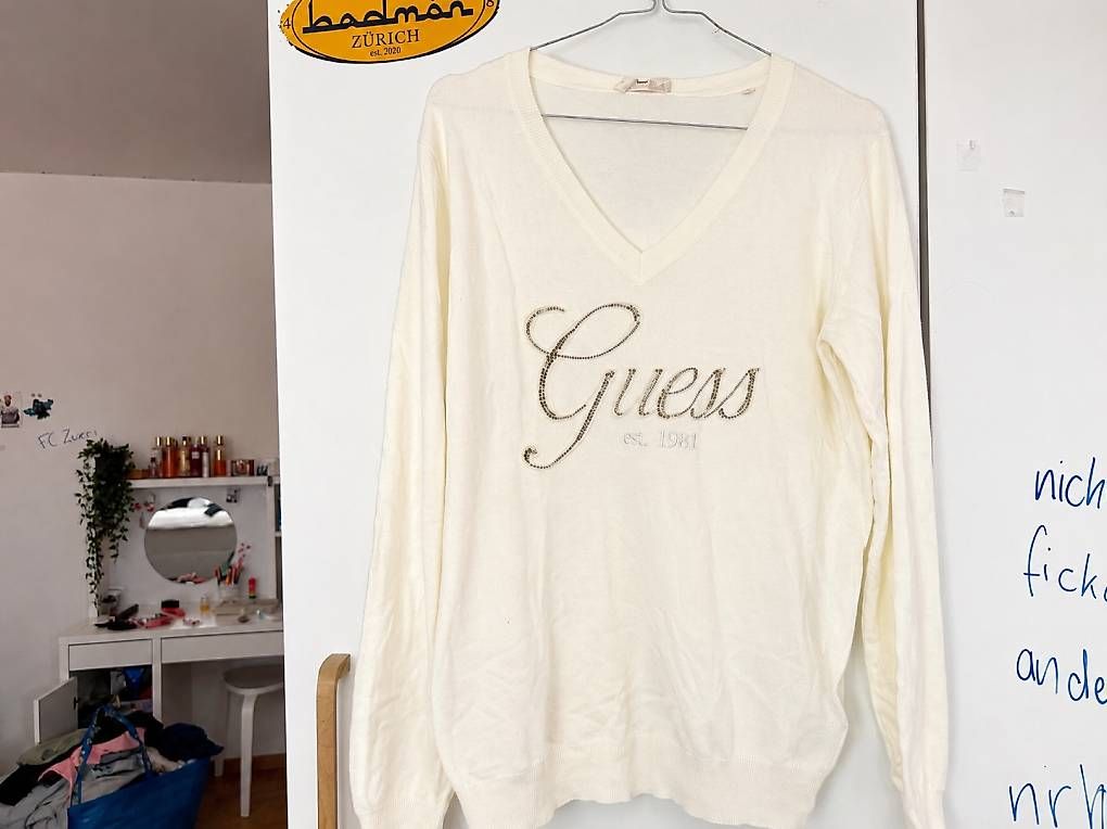 Maglioni & Felpe: Guess Pullover, mit Strasssteinen und V-Ausschnitt – Nuovo e nell'imballaggio originale da Zürich venduto da Alinus1