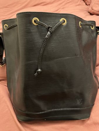 Louis Vuitton Beuteltasche und Portemonnaie schwarz gebrauch