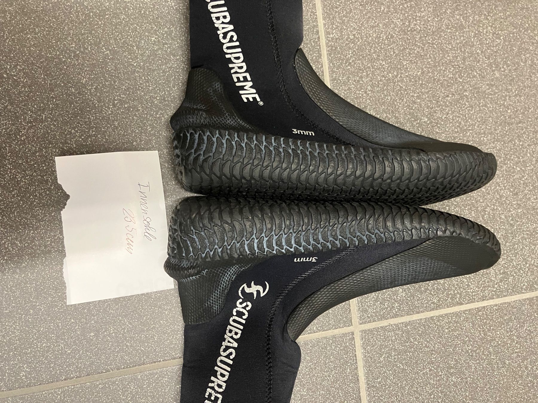 Scarpe da uomo: Neoprenschuhe 23.5 – Usato da Bever venduto da dvojca 3