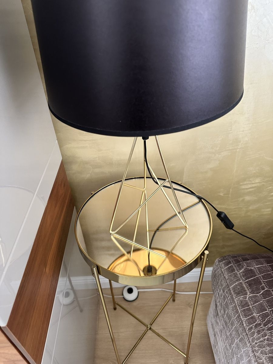 Comodini: Beistelltisch und Lampe – Usato da Sevelen venduto da Stopglobal. 2
