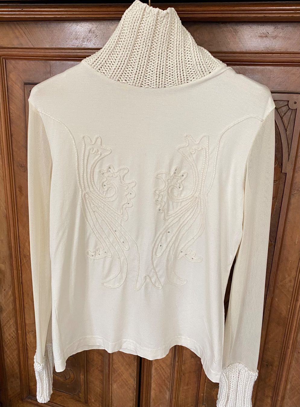 Pullover & Sweatshirts: Verzierter Pullover, Grösse S – Neu (gemäss Beschreibung) aus Bern von L.I.A.