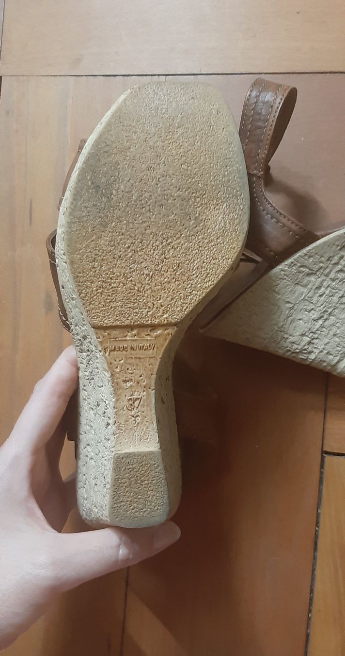Damenschuhe: Braune Sandalen mit Keilabsatz, Gr. 37 – Neu und originalverpackt aus Zürich von Venecia25 4