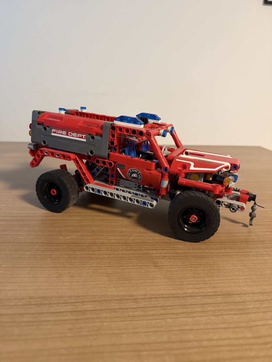Modellini d'auto: LEGO Technik First Responder – Usato da Luzern venduto da Sbalu1984 6