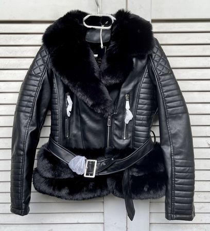 Wunderschön Winterjacke Kunstleder