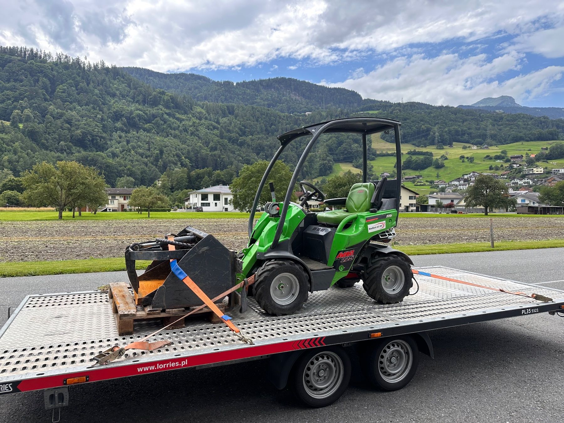 Remorques: Transporte bis 2.8T Eigengewicht – D'occasion à Oetwil am See par CarParts 3