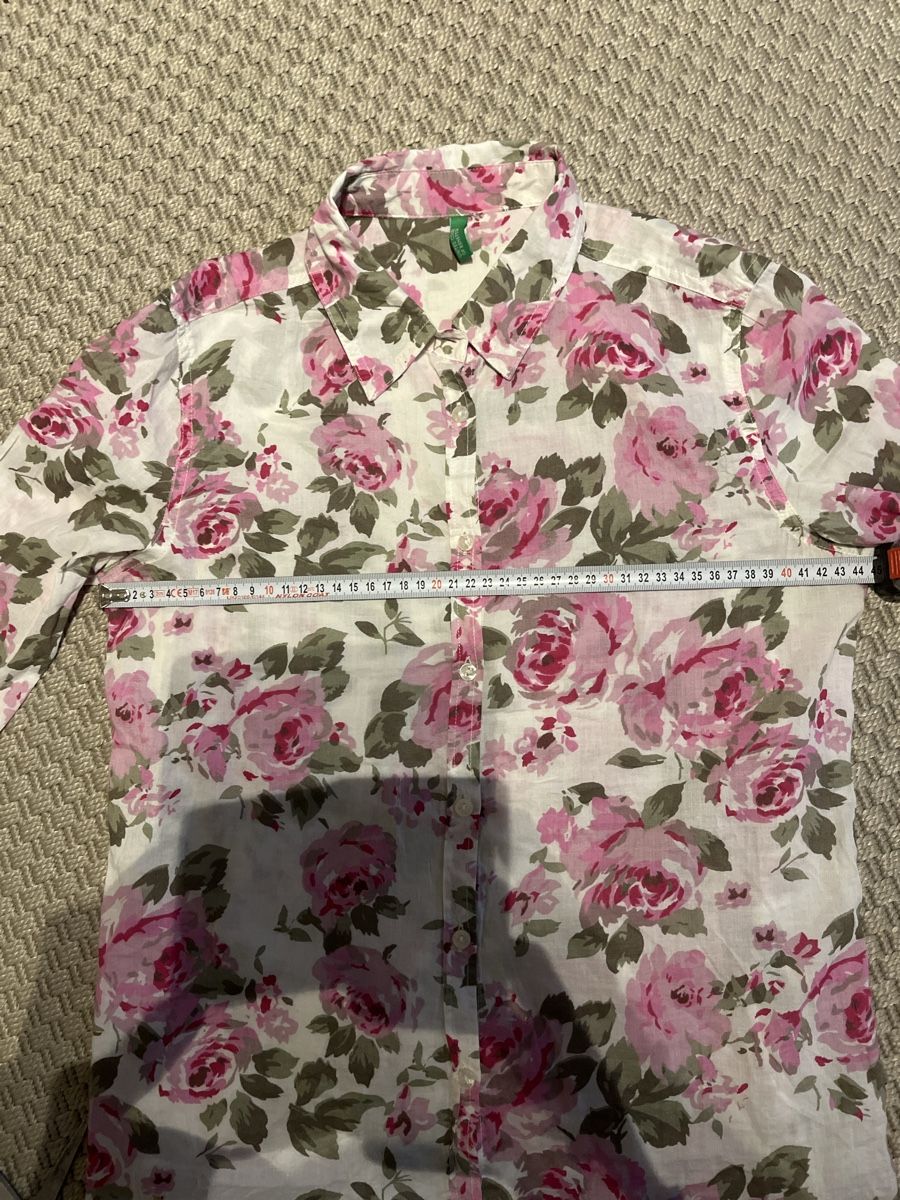 Benetton Camicette: Benetton Hemd, Rosenmuster, S – Usato da Solothurn venduto da Bobesch08 4