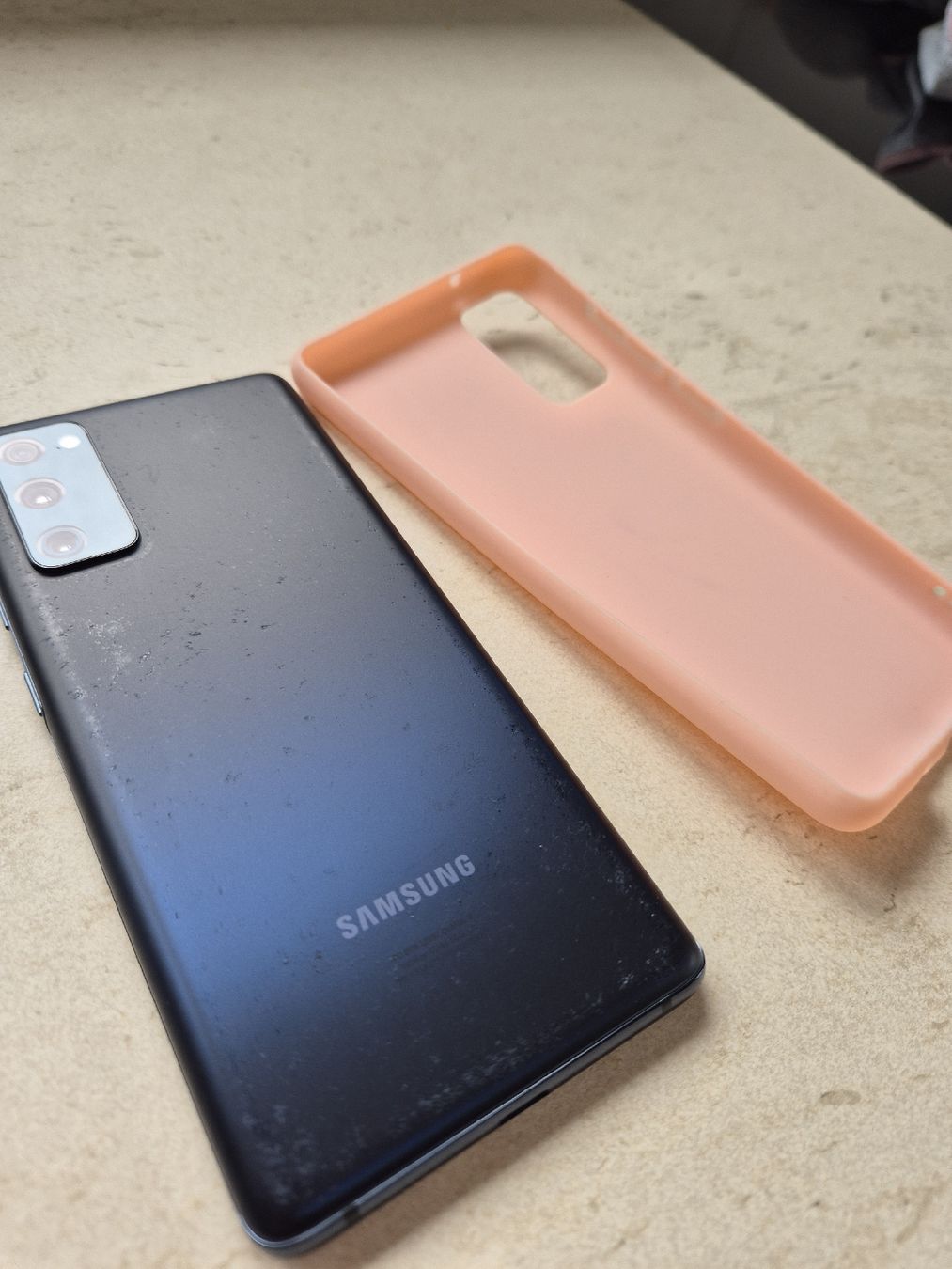 Samsung Telefoni cellulari / Smartphones: Samsung Galaxy S20 FE 128GB – Usato da Niederteufen venduto da Desiree87 2