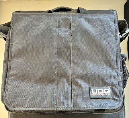 UDG DJ Courier Bag Black / Laptop Tasche / Umhängetasche