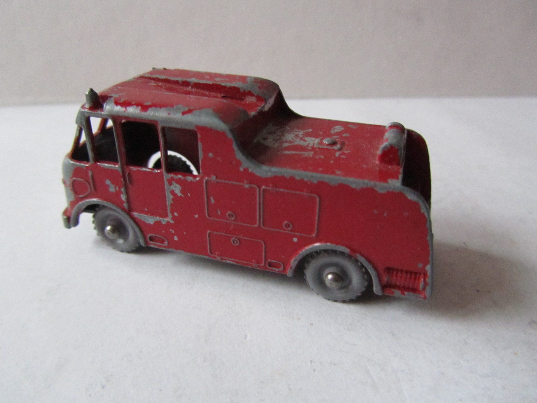 Matchbox Modellautos: Fire Engine, Matchbox Lesney, Nr. 9C, 1959-66 – Gebraucht aus Weiningen ZH von dietsch57 3