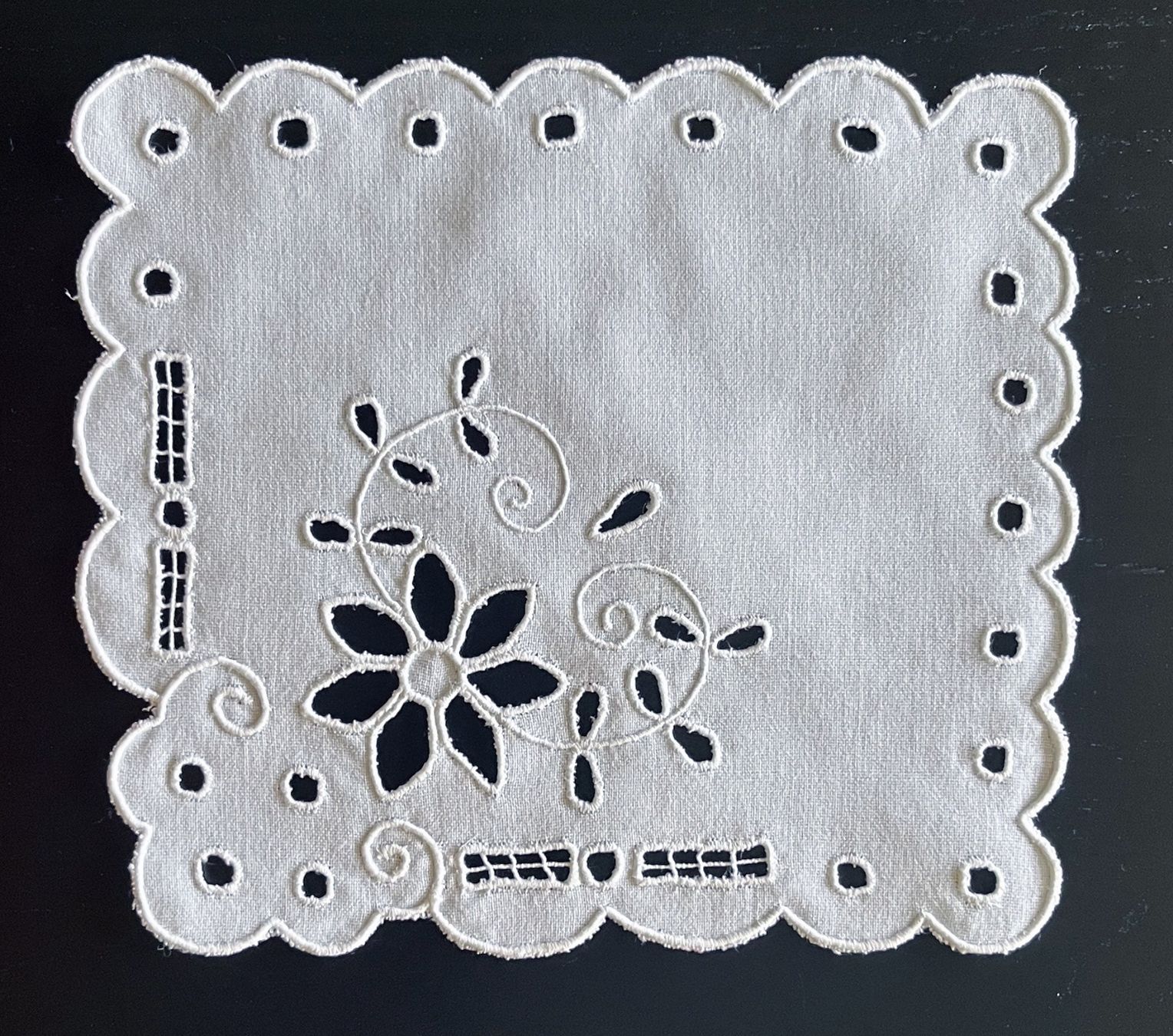 Couvertures: Traditionelle ungarische Tischdecke – Neuf (Voir description) à Rotkreuz par KissLRoland
