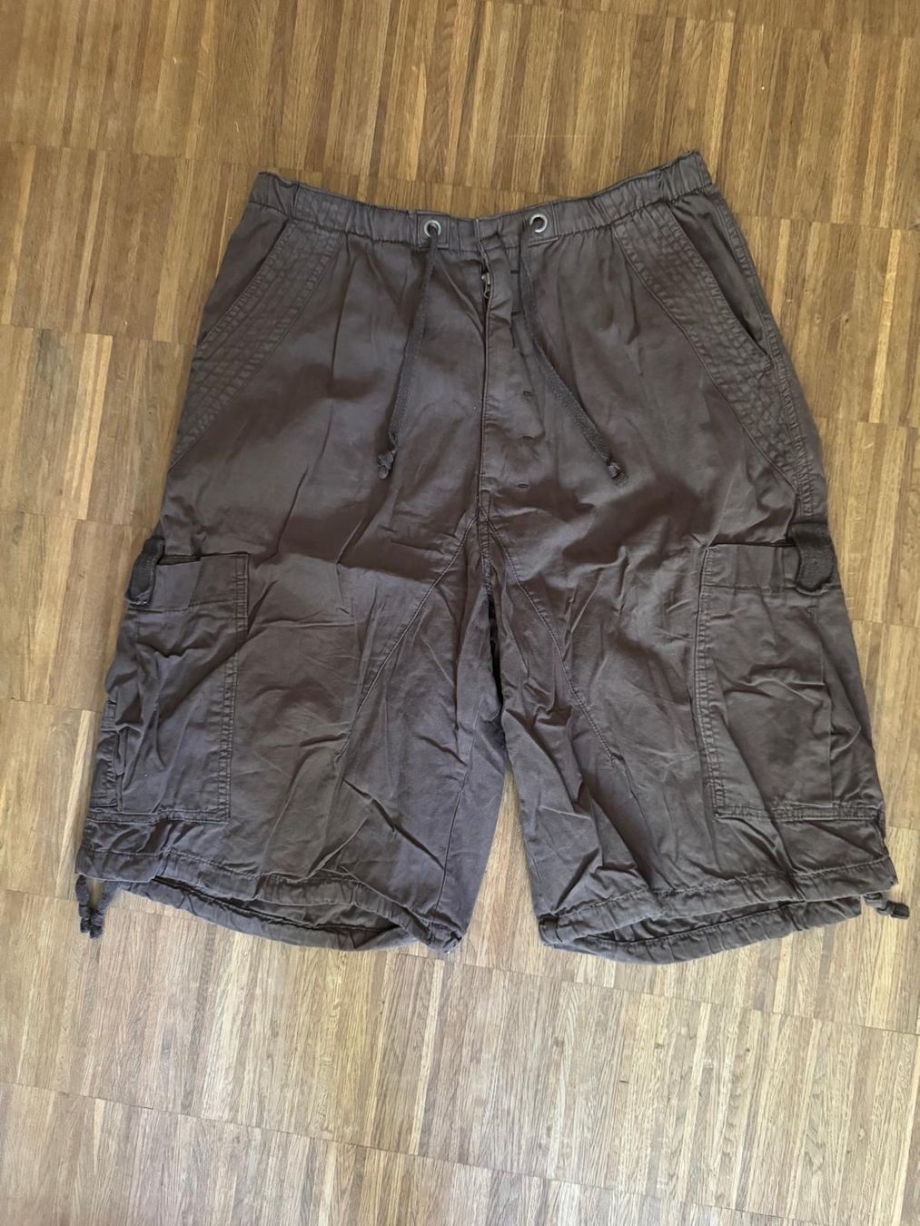 Jaded London Pantalons: Jaded London Parachute shorts – D'occasion à Basel par Julian2301