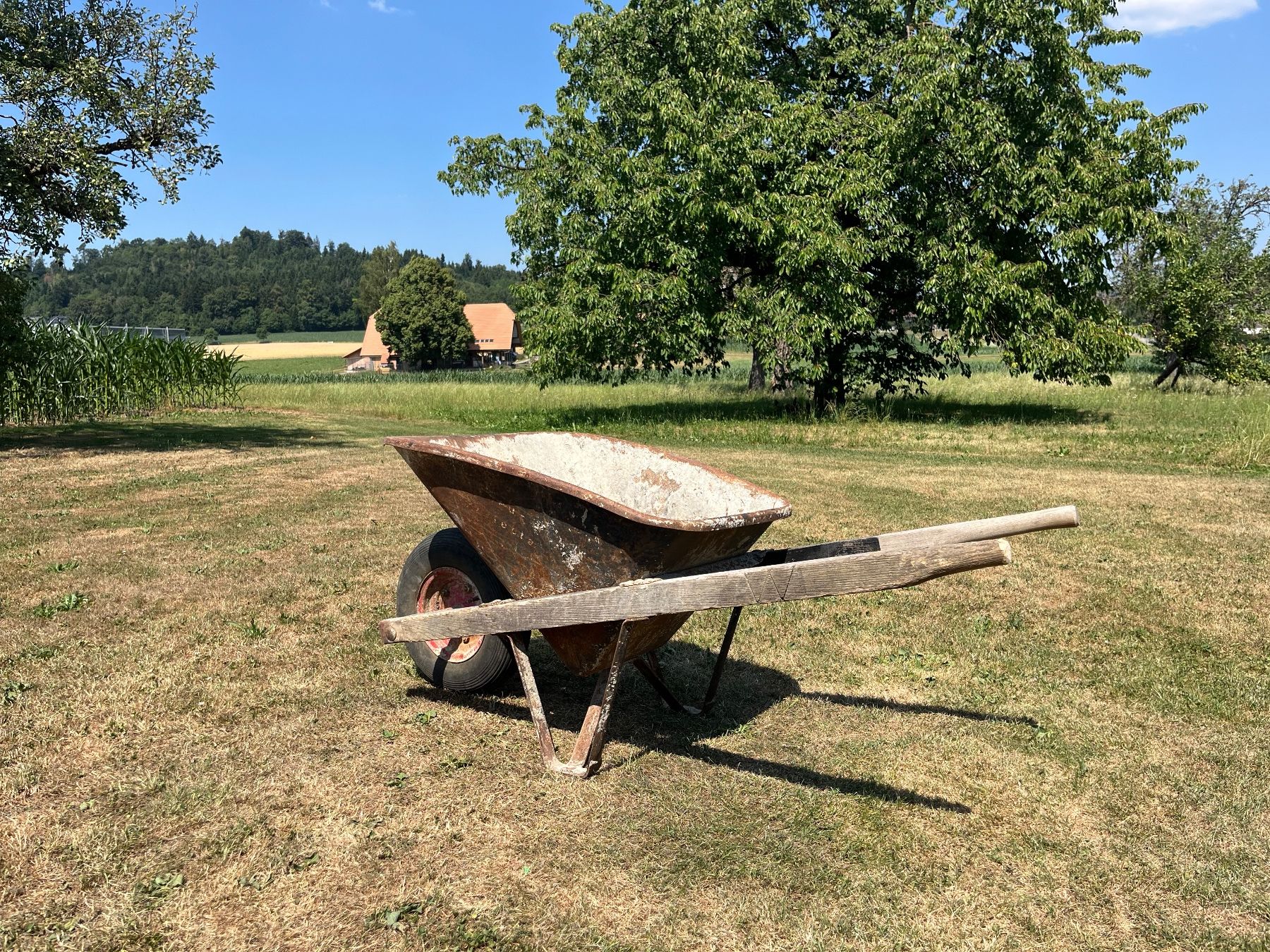 Schubkarren: Vintage Schubkarre – Gebraucht aus Allmendingen b. BE von juair 2