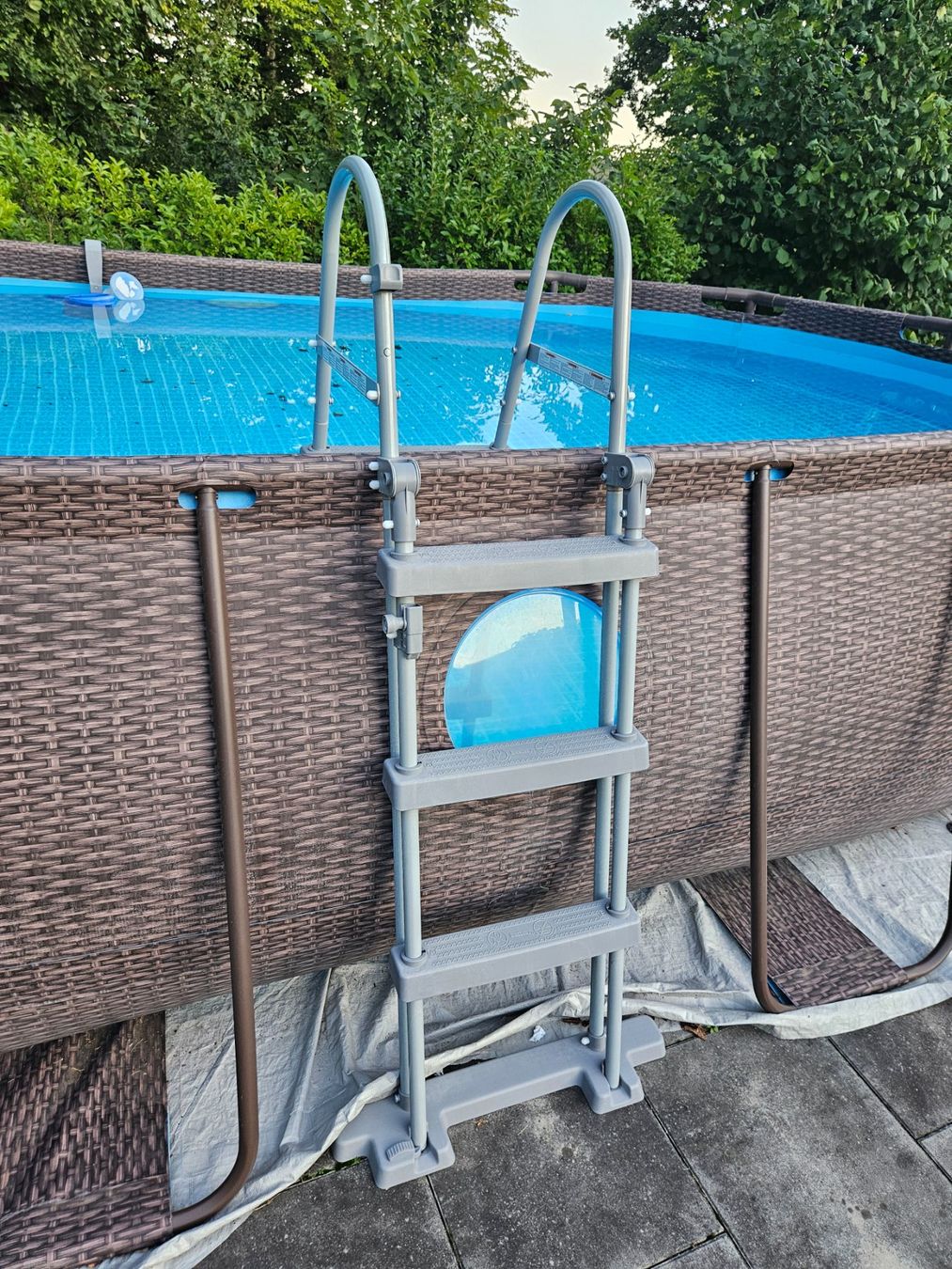Bestway Piscine: Bestway Pool in Rattanoptik mit Sandfilterpumpe – Usato da Hüntwangen venduto da Baileyn 3