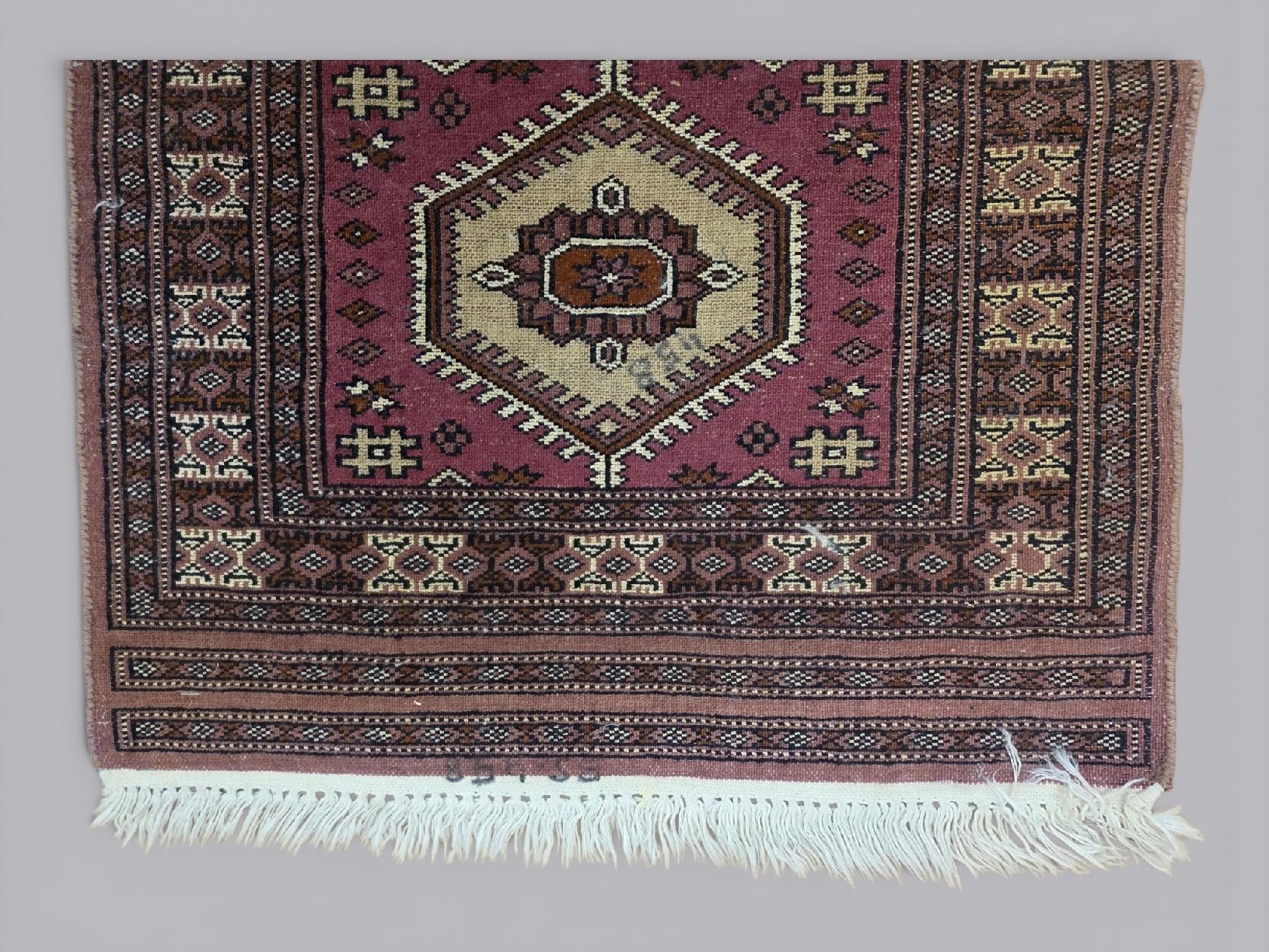 Tappeti: Rarer Perserteppich 62x117cm rosa gemustert – Usato da Rieden AG venduto da RuvensBrocki 6