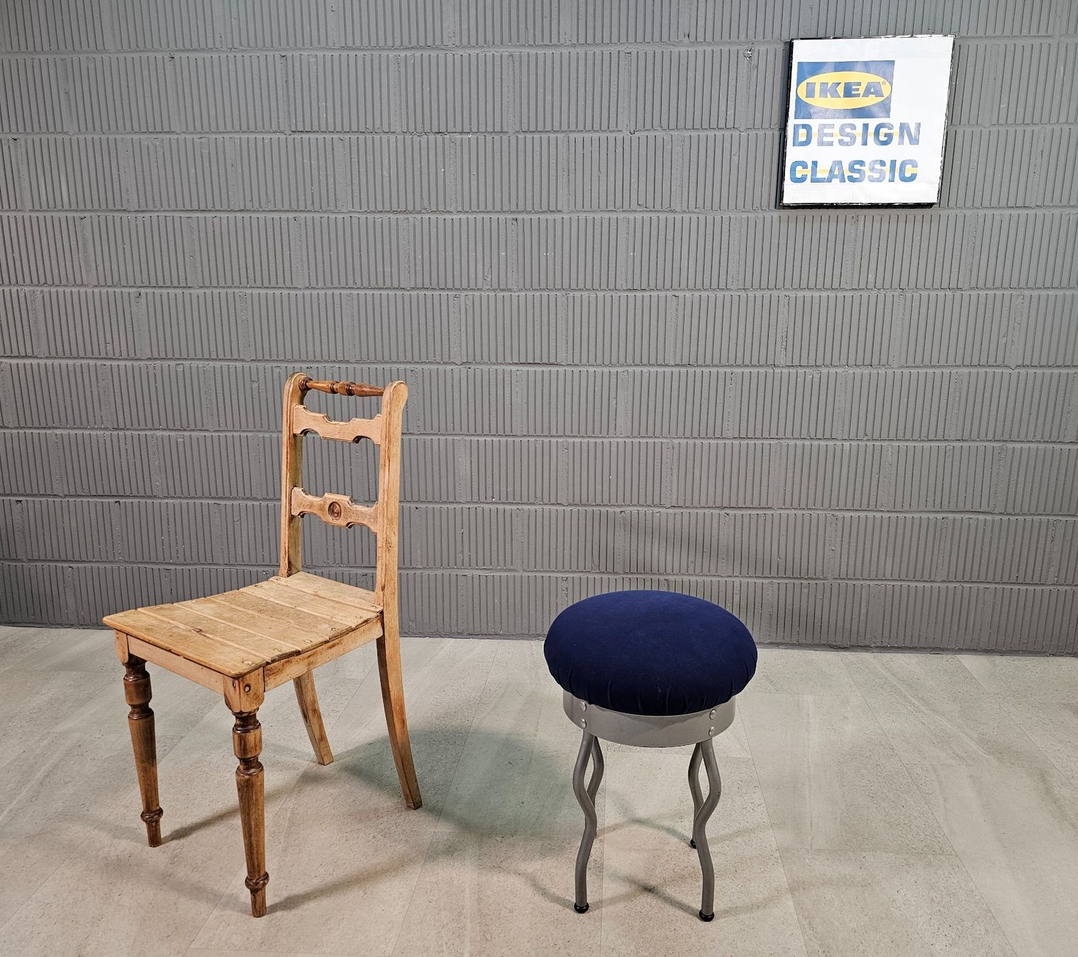 Ikea Sgabelli: 1995 IKEA Uri Stool by Per Ivar Ledang, Postmoderner Hocker – Usato da Nottwil venduto da Wondewa-Shop 2