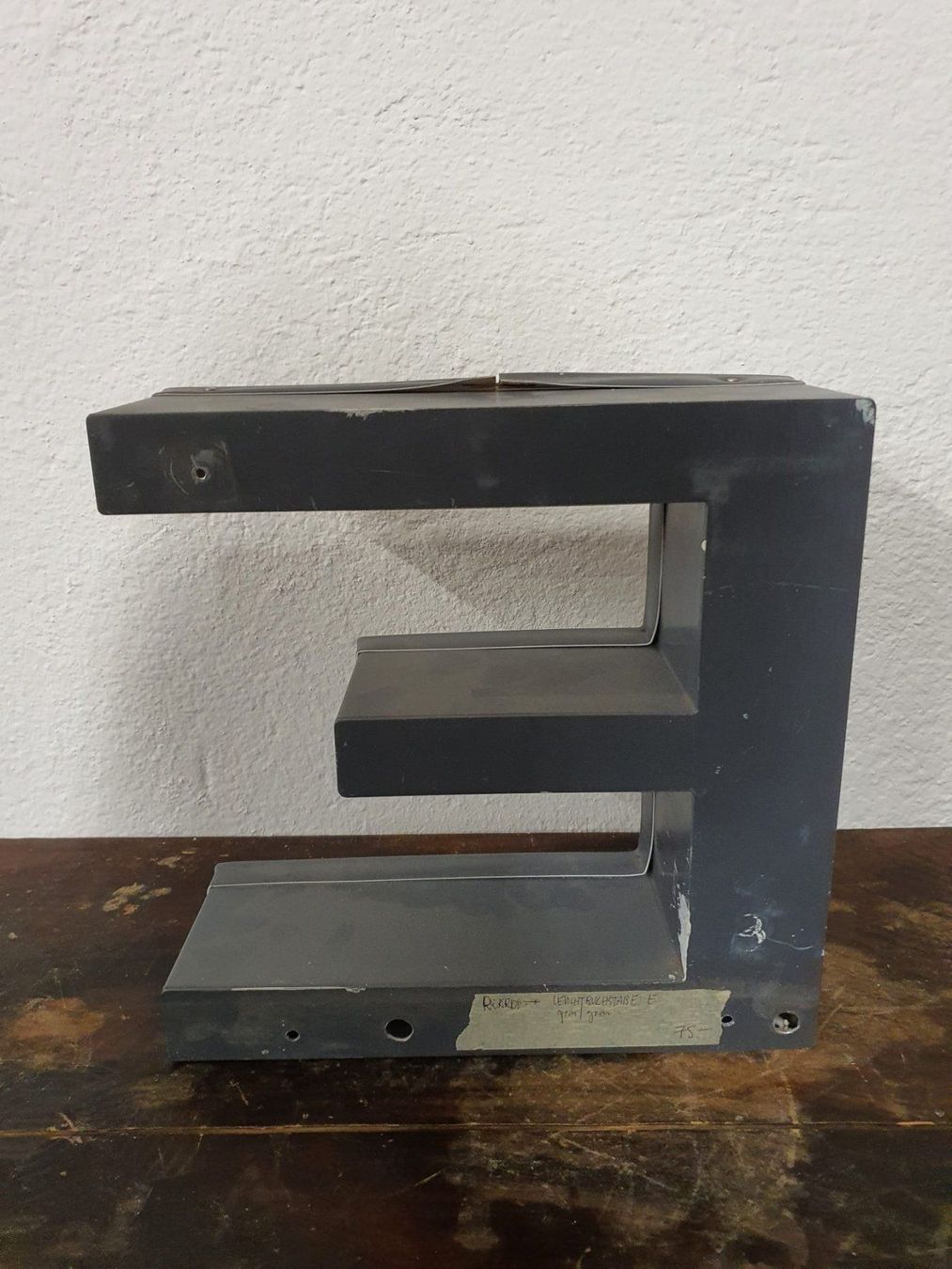 Lampen: Leuchtbuchstaben E Design Leuchte Deko – Gebraucht aus Trogen von 2ndlifebrocantegmbh 1