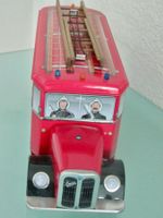 ANCIEN CAMION DE POMPIER LAKERLI HUUS