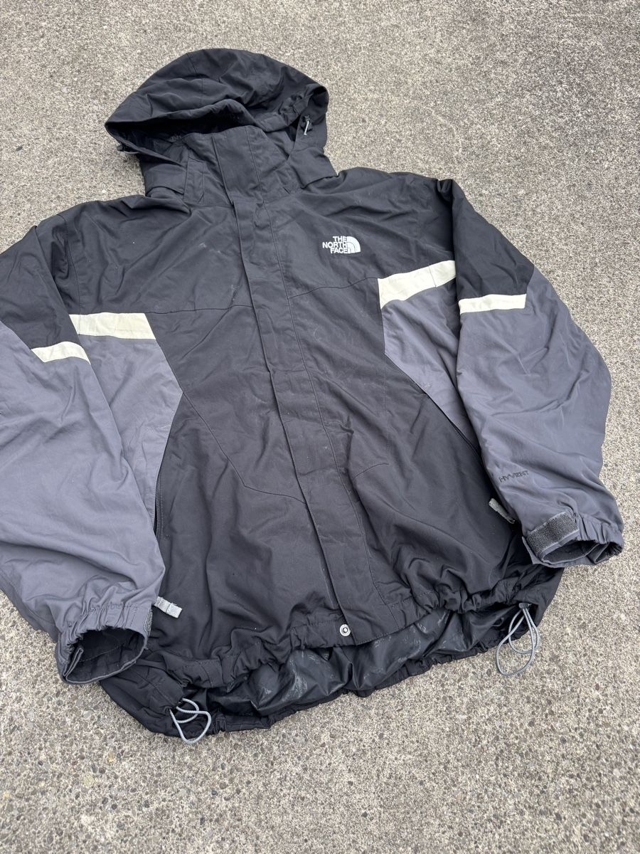 North Face Jacken: The North Face Gorpcore HyVent Jacket Black White Grey L – Gebraucht aus Effretikon von syrrrrre 2