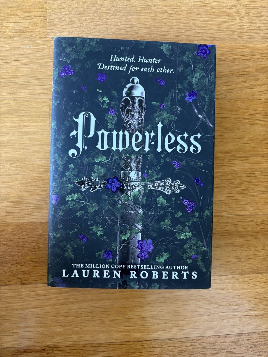 Bücher: Lauren Roberts - Powerless Hardcover ENGLISCH – Neu (gemäss Beschreibung) aus Basel von mon_7pfq 1
