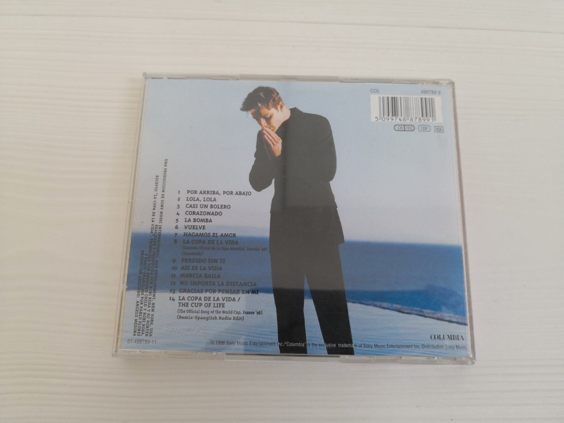 CDs: 🤩2 STK: RICKY MARTIN & SERGIO MENDES CD'S – Neuf (Voir description) à Olten par Naja-Twins-Twins 2