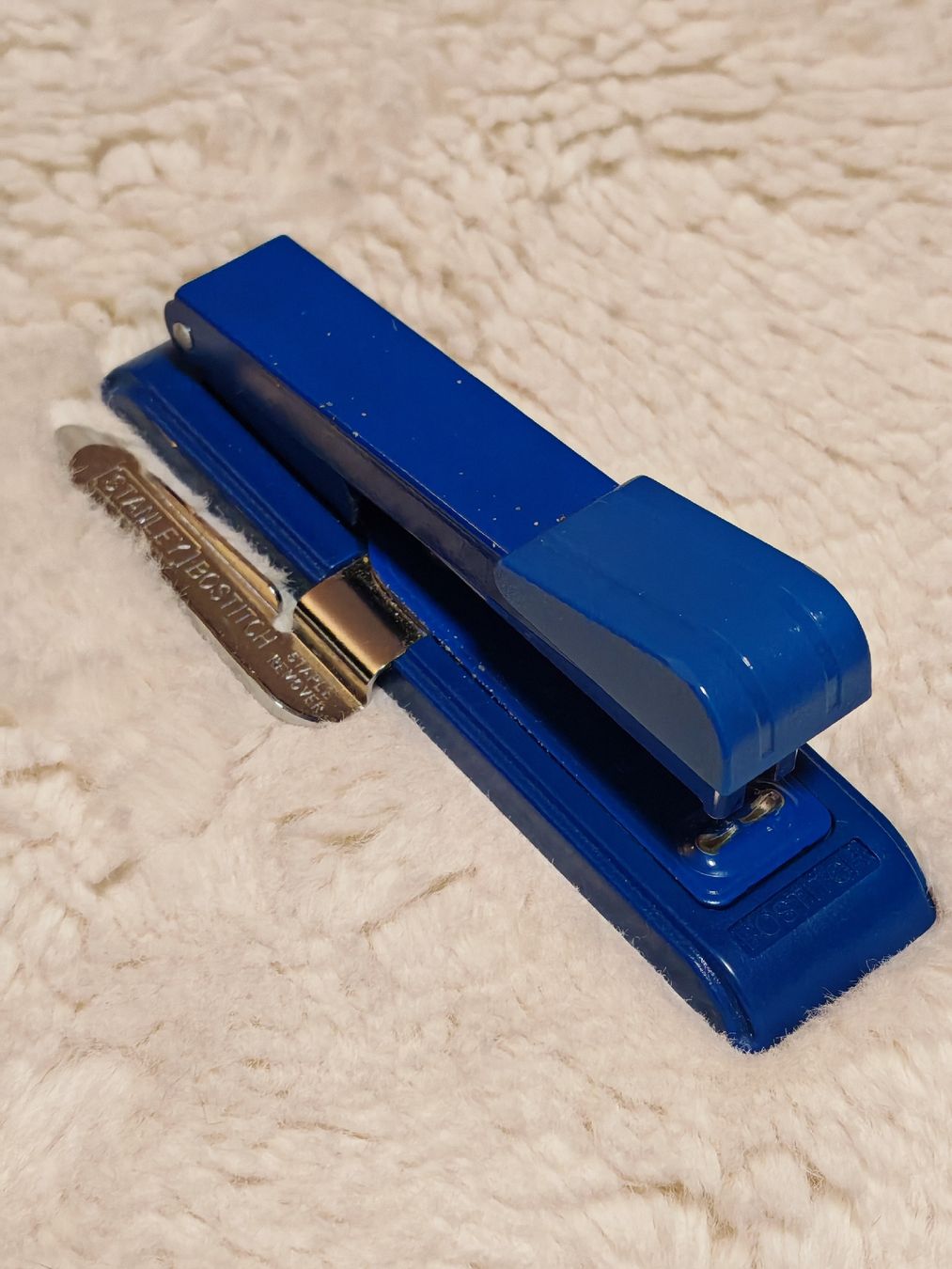 Macchine rilegatrici: Blauer Bostitch Handtacker / Hefter - Vintage Zustand – Usato da Ehrendingen venduto da Drystara 3