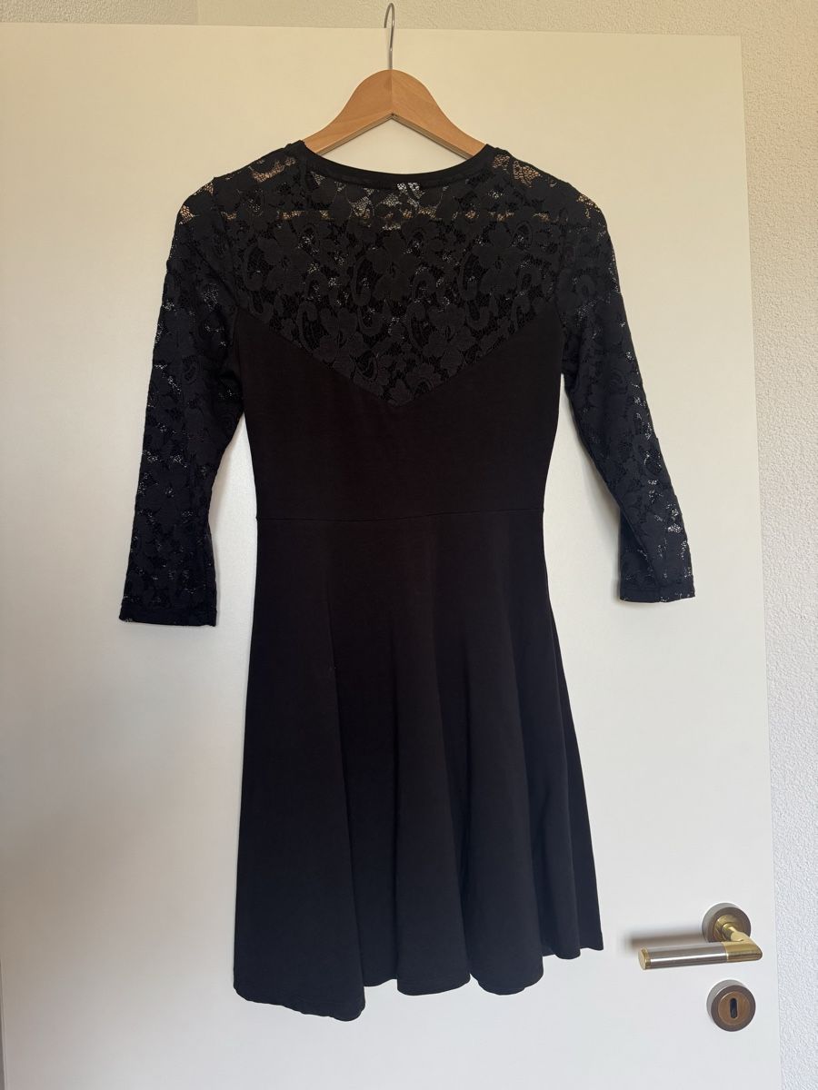 Vero Moda Kleider: Spitzenkleid Vero Moda schwarz XS – Gebraucht aus Tscheppach von SeBoJo 1