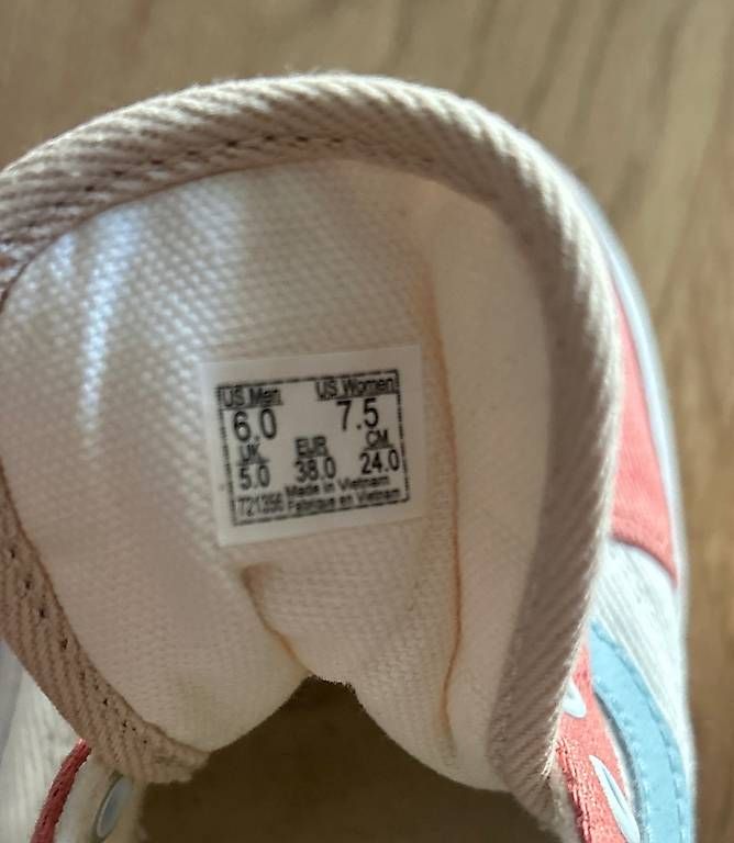 Scarpe da donna: Vans Pastell Gr. 38 – Usato da Schöftland venduto da DesignbyNaja 1