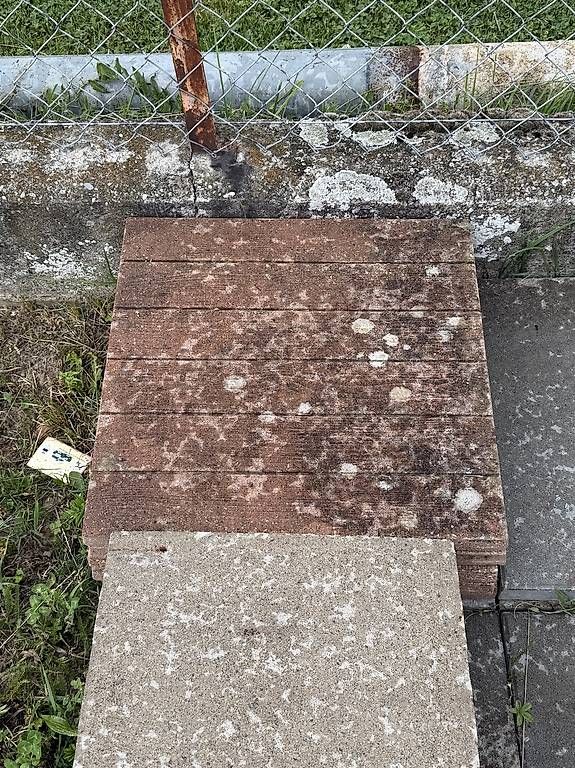 Rivestimenti per pavimenti: Dalles – Usato da Bussy FR venduto da joa_lv87