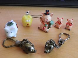 SCHLÜSSELANHÄNGER 2 MESSING SAU, 1 MIGROS SAU, UND DIV.