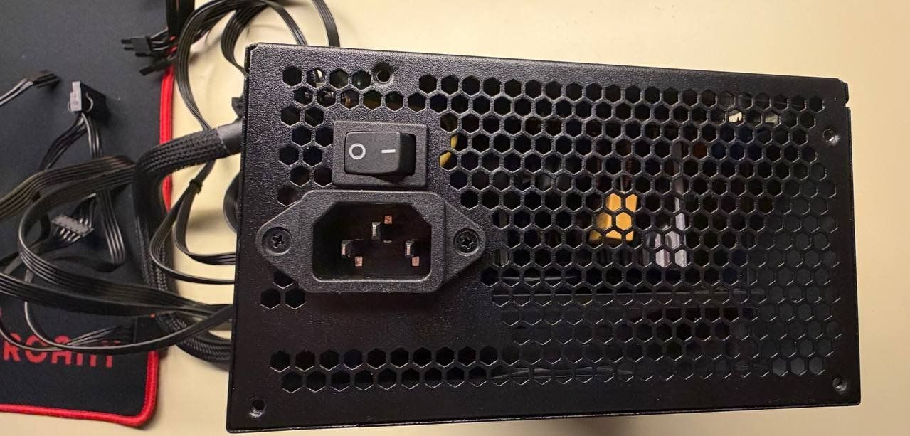 PC: Das ist ein PC-Netzteil mit 500 Watt. – Nuovo (secondo la descrizione) da Bern venduto da ole_5vj9 2