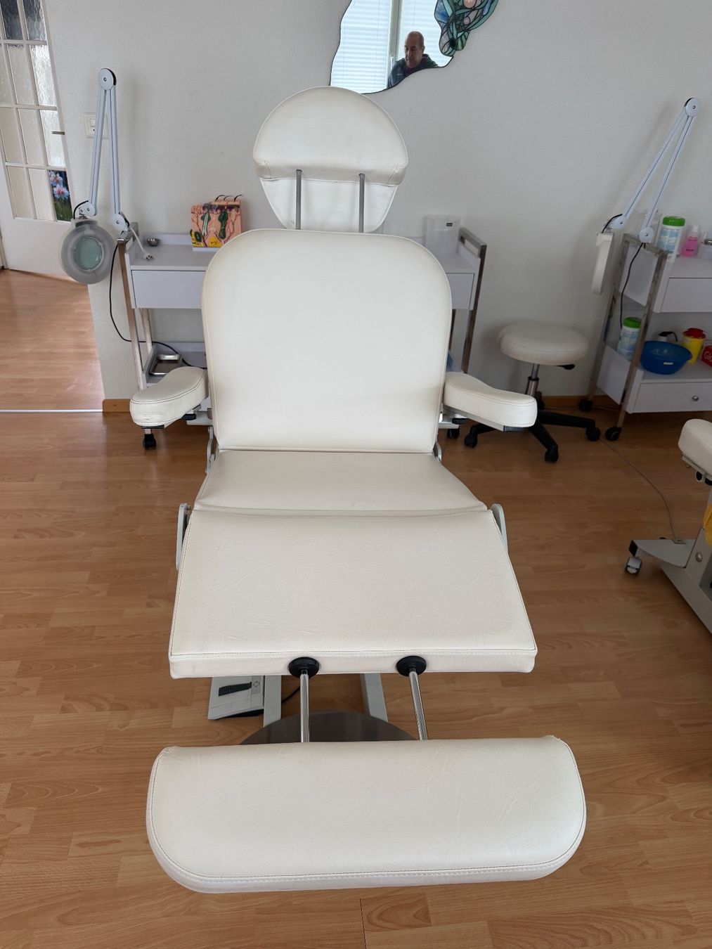 Lettini & sedie per cosmetici: Elektrische Kosmetikliege – Usato da Nussbaumen AG venduto da priz 3