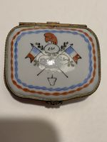 Boîte à pilules en porcelaine