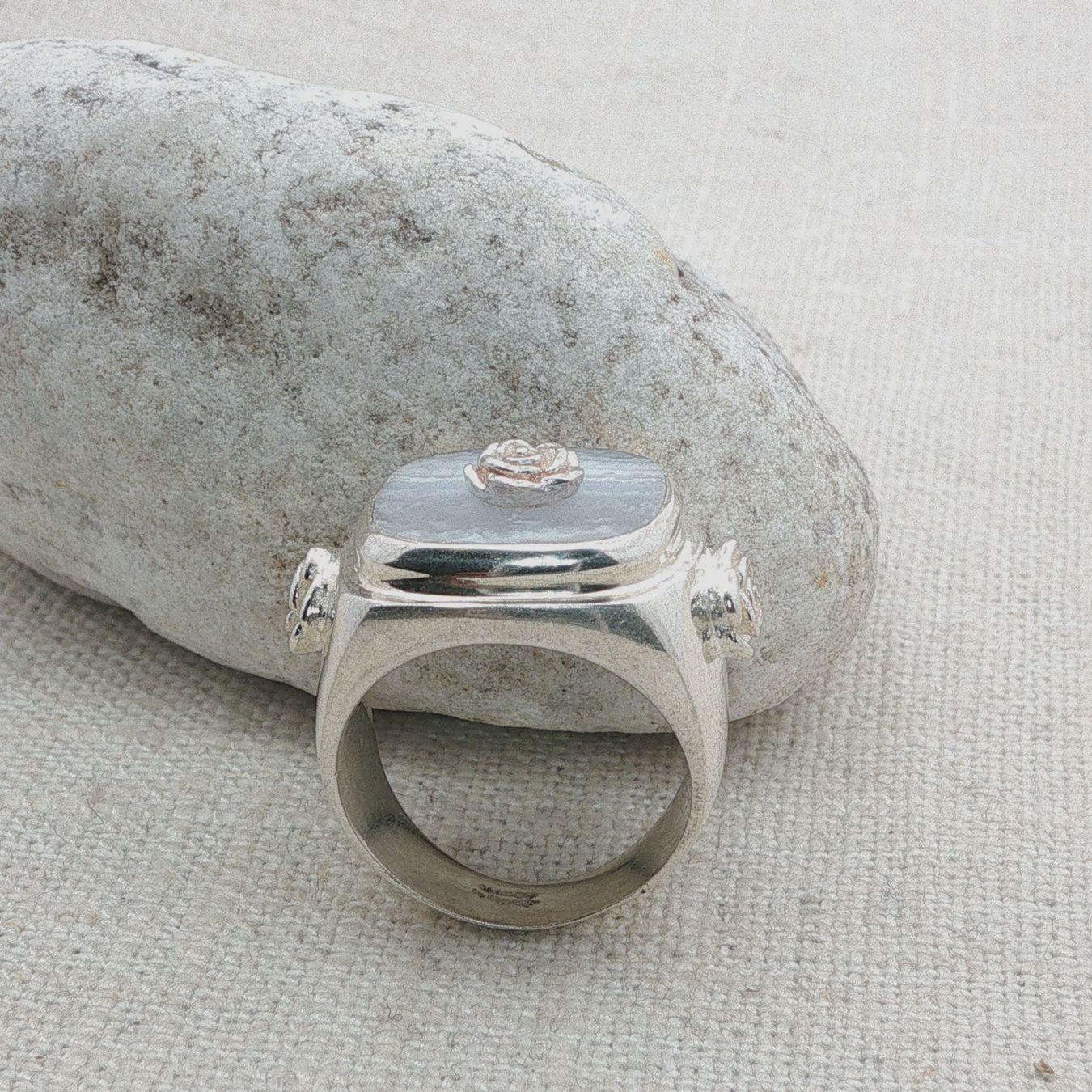 Olga Ribler Anelli: Silberring mit blauem Achat, Gr.53 – Nuovo (secondo la descrizione) da Luzern venduto da MonikaS03 4