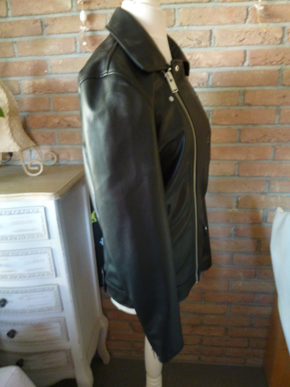 Zara Giacche: schwarze Kunstleder JACKE  Gr. S  Zara – Usato da Dättlikon venduto da Mamakuga 8